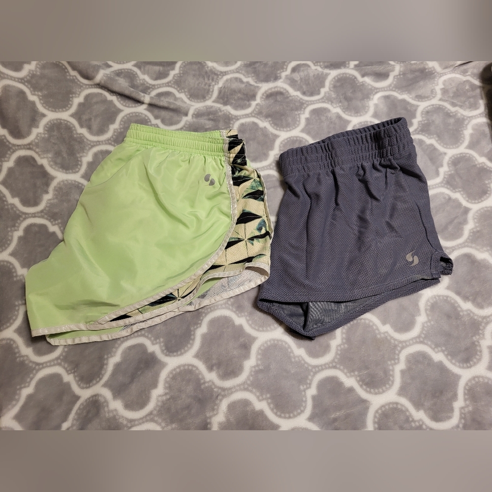 Set of 2 athletic shorts